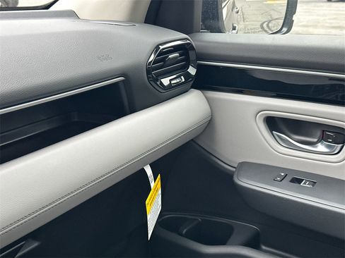 New 2025 Honda Pilot Touring image 35