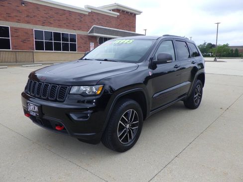 Used 2018 Jeep Grand Cherokee Trailhawk AWD/4WD image 1