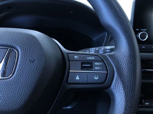 Used 2025 Honda HR-V LX image 26