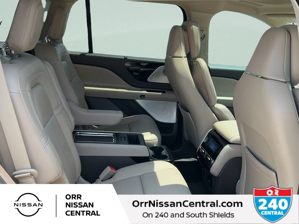 Used 2023 Lincoln Aviator Reserve w/ Equipment Group 201A RWD image 12