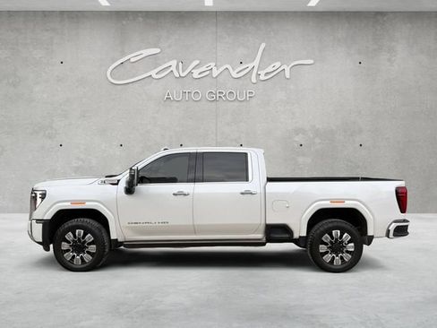 Used 2024 GMC Sierra 2500 Denali w/ Denali Reserve Package AWD/4WD image 13