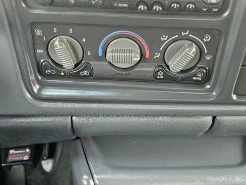 Used 2002 Chevrolet Silverado 2500 LT image 10