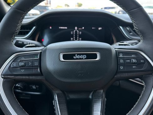 Used 2024 Jeep Grand Cherokee L Limited w/ Black Appearance Package AWD/4WD image 24