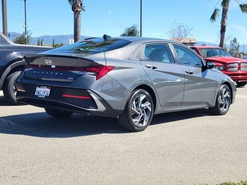 Certified 2025 Hyundai Elantra SEL FWD image 2