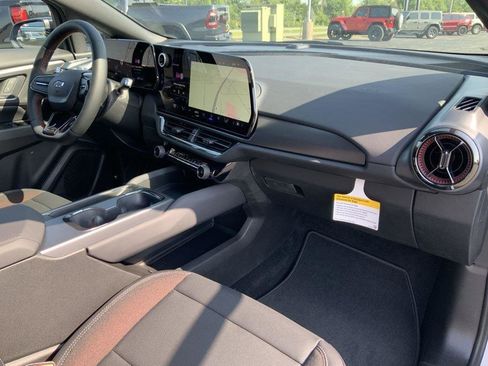 New 2025 Chevrolet Equinox EV RS image 60