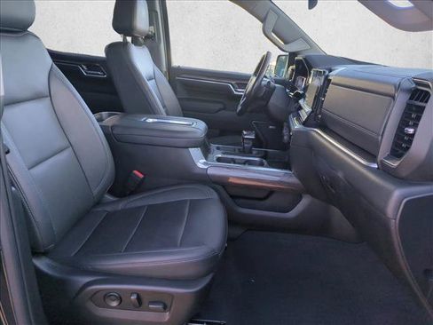 Used 2022 Chevrolet Silverado 1500 LTZ image 21