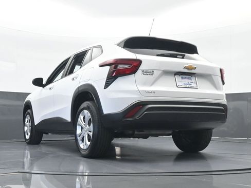 Used 2024 Chevrolet Trax LS w/ Driver Confidence Package image 54