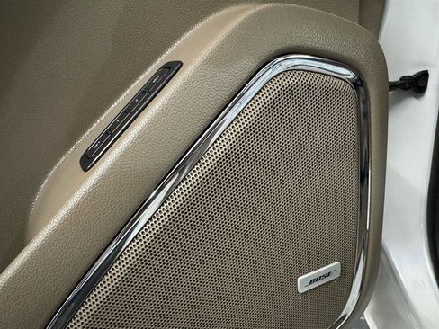 Used 2019 Chevrolet Tahoe LT w/ LT Signature Package image 13