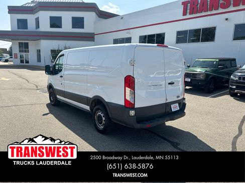 Used 2017 Ford Transit 250 130 Low Roof RWD image 3