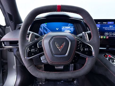 Used 2023 Chevrolet Corvette Stingray Premium Cpe w/ Z51 Performance Package RWD image 31