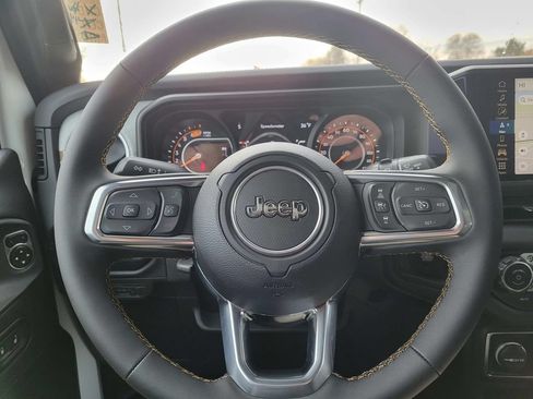 New 2025 Jeep Wrangler Unlimited Sahara w/ Safety Group AWD/4WD image 10
