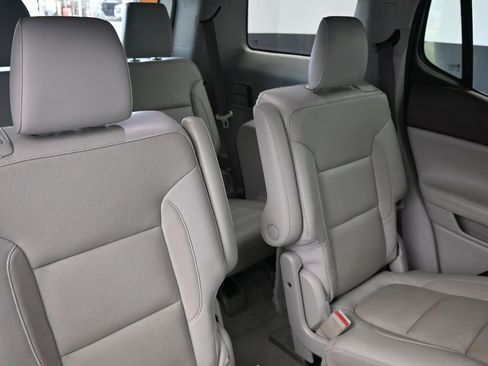 Used 2017 GMC Acadia SLT FWD image 14