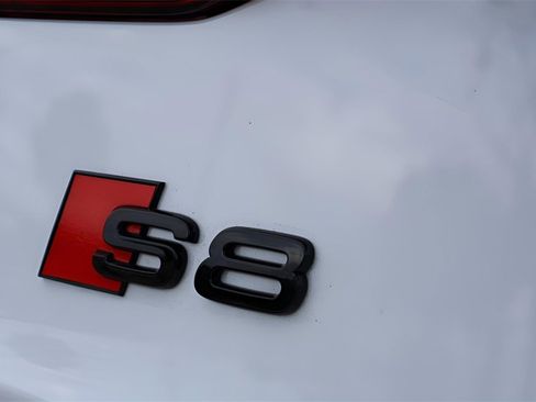 Used 2025 Audi S8 w/ Executive Package image 10