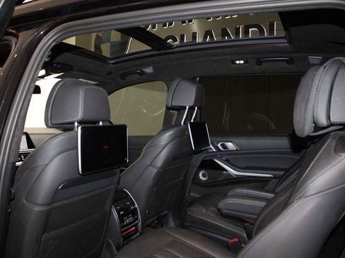 Certified 2022 BMW ALPINA XB7 image 9