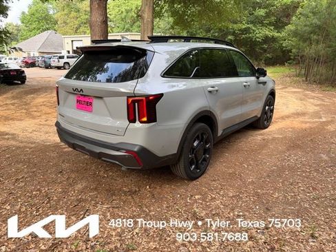 Certified 2025 Kia Sorento SX AWD/4WD image 11