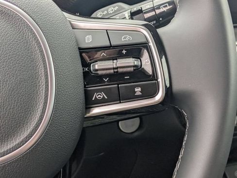 Used 2025 Kia Sorento S FWD image 18