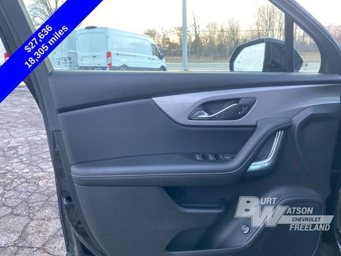 Used 2025 Chevrolet Blazer LT w/ Convenience Package image 11