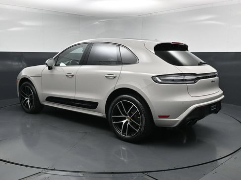 Used 2025 Porsche Macan AWD/4WD image 3