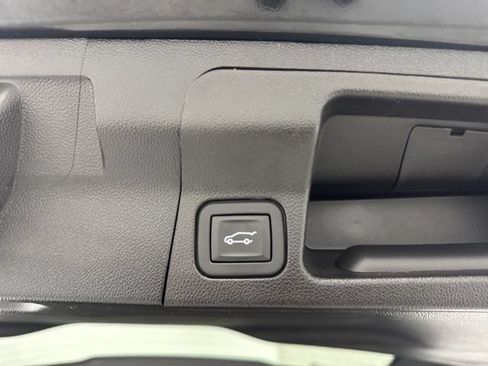 Used 2023 GMC Acadia SLE w/ Driver Convenience Package AWD/4WD image 24