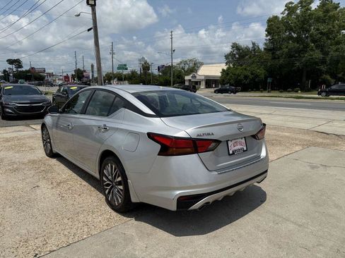 Used 2023 Nissan Altima 2.5 SV w/ SV Premium Package FWD image 7