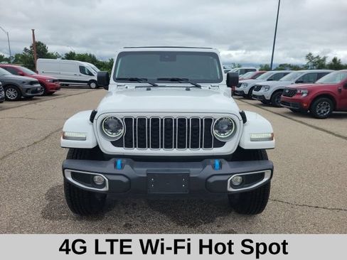 Used 2024 Jeep Wrangler Unlimited Sahara w/ Technology Group AWD/4WD image 22