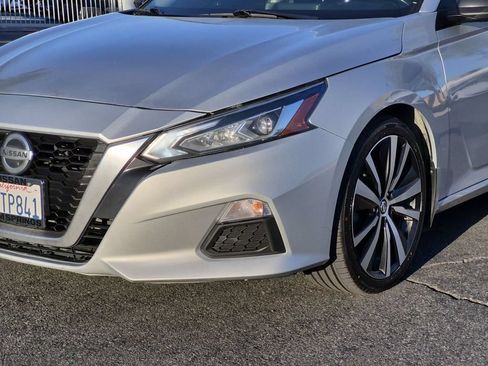 Used 2019 Nissan Altima 2.5 SR FWD image 8