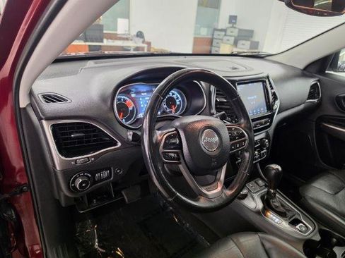 Used 2019 Jeep Cherokee Limited w/ Technology Group AWD/4WD image 7