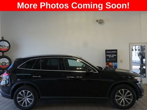 Used 2024 Mercedes-Benz GLC 300 4MATIC image 2