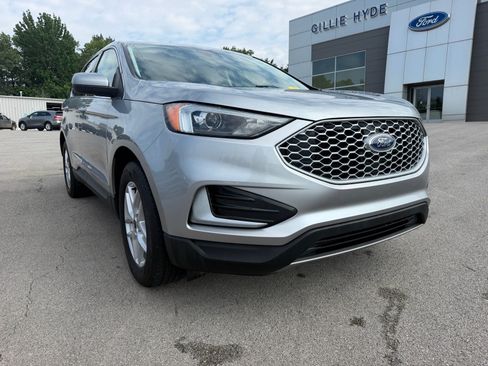 Used 2024 Ford Edge SEL AWD/4WD image 4