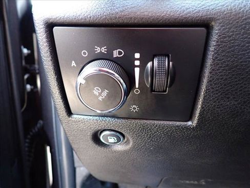 Used 2020 Jeep Grand Cherokee Laredo AWD/4WD image 13