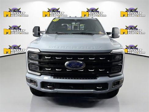 Used 2024 Ford F250 Platinum image 2