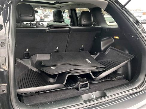 Used 2019 Jeep Cherokee Limited image 30