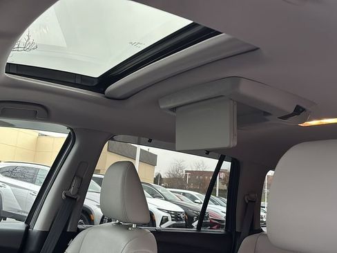 Used 2021 Honda Pilot Touring image 25