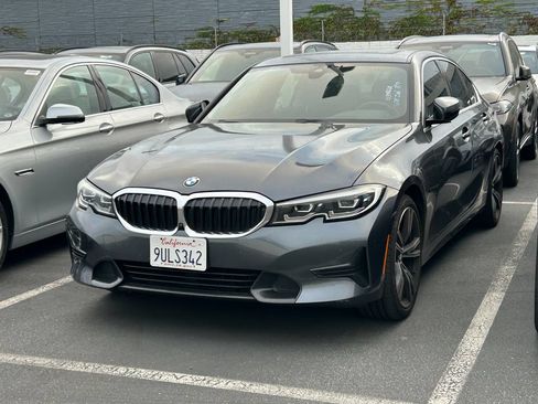 Used 2021 BMW 330i Sedan w/ Convenience Package RWD image 2