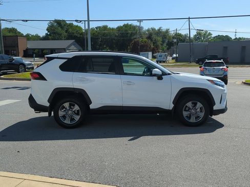 Used 2024 Toyota RAV4 XLE w/ Convenience Package FWD image 8