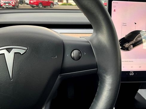 Used 2018 Tesla Model 3 Long Range image 19