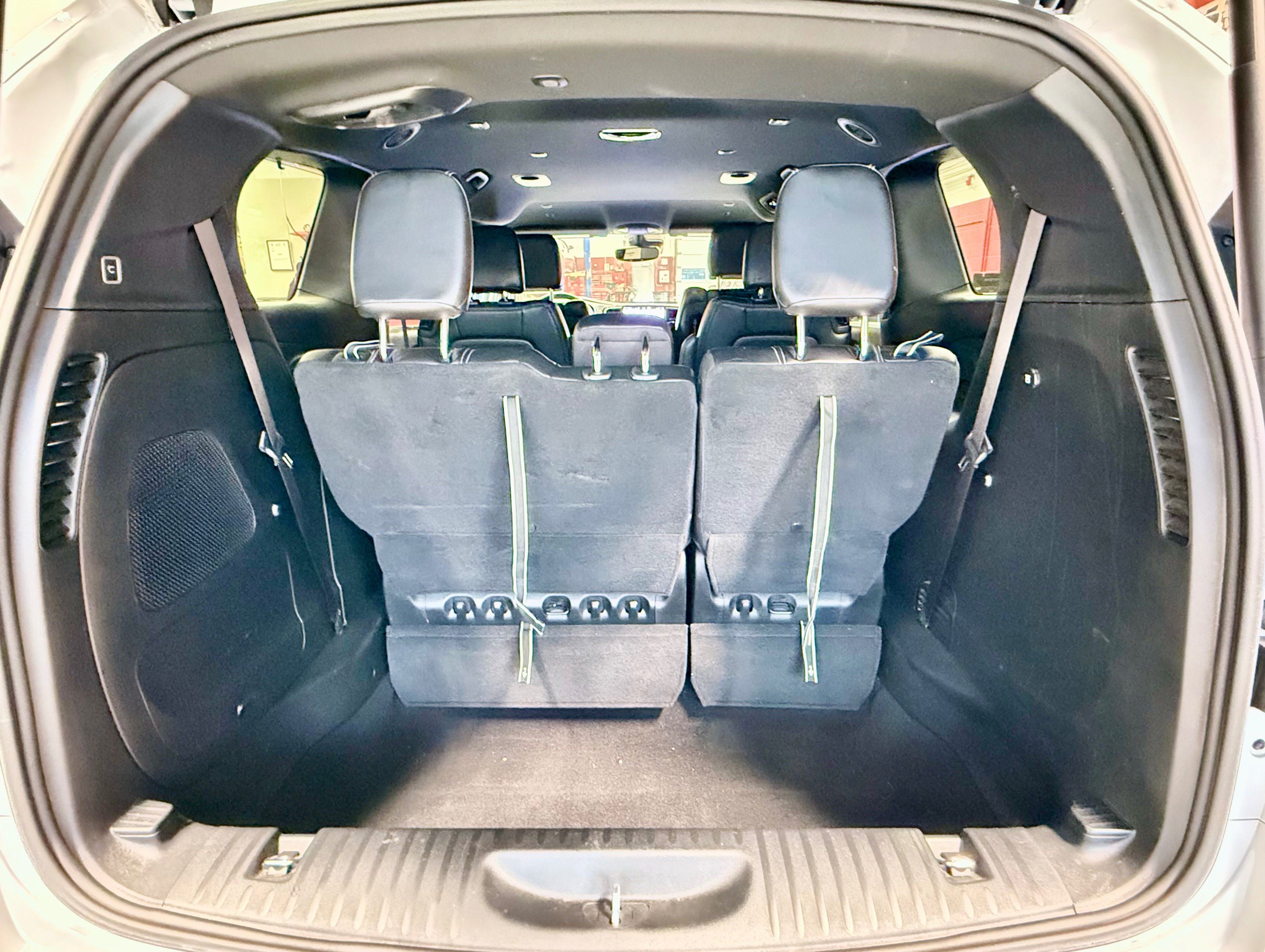Certified 2023 Chrysler Pacifica Touring-L w/ Uconnect Theater Family Group AWD/4WD image 7