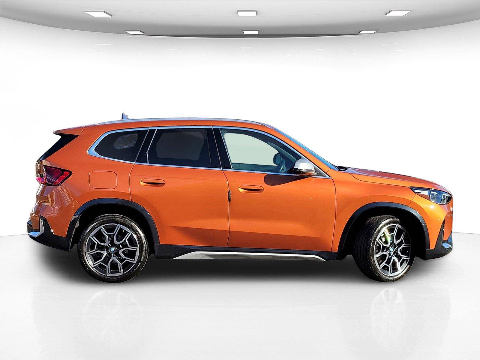 Used 2023 BMW X1 xDrive28i w/ Premium Package AWD/4WD image 5