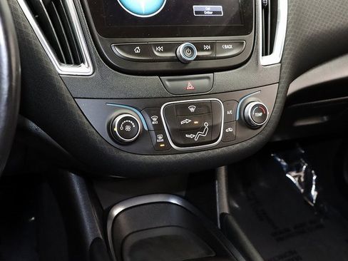 Used 2018 Chevrolet Malibu LT image 20