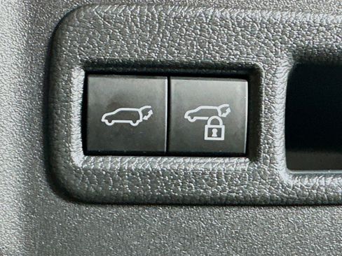 Used 2024 Toyota bZ4X FWD image 29