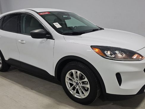 Used 2022 Ford Escape SE FWD image 2