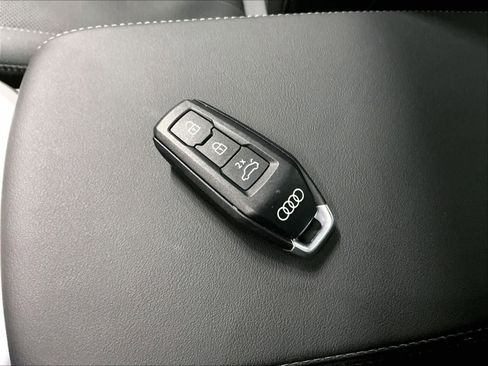 Used 2025 Audi Q5 Premium Plus w/ Premium Plus image 13