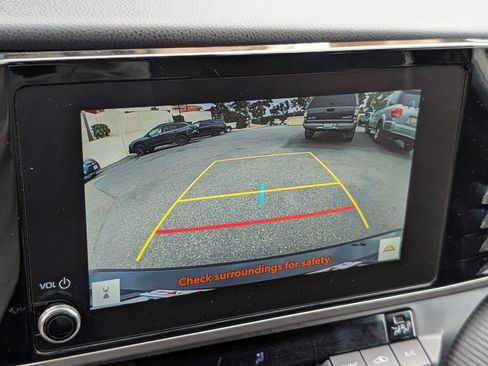 Used 2025 Toyota Camry SE FWD image 6