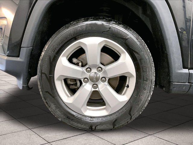 Used 2019 Jeep Compass Latitude w/ Popular Equipment Group AWD/4WD image 8