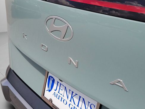 Used 2024 Hyundai Kona Limited AWD/4WD image 18