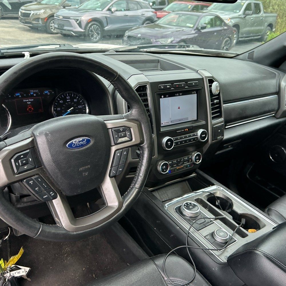 Used 2019 Ford Expedition XLT w/ Equipment Group 202A AWD/4WD image 7
