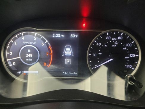 Used 2021 Nissan Versa SR FWD image 23