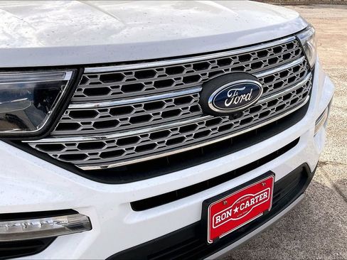 Certified 2022 Ford Explorer Limited RWD image 34