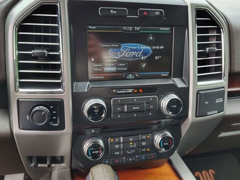 Used 2015 Ford F150 King Ranch w/ Equipment Group 601A Luxury AWD/4WD image 15