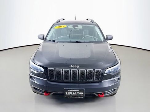 Used 2019 Jeep Cherokee Trailhawk image 2